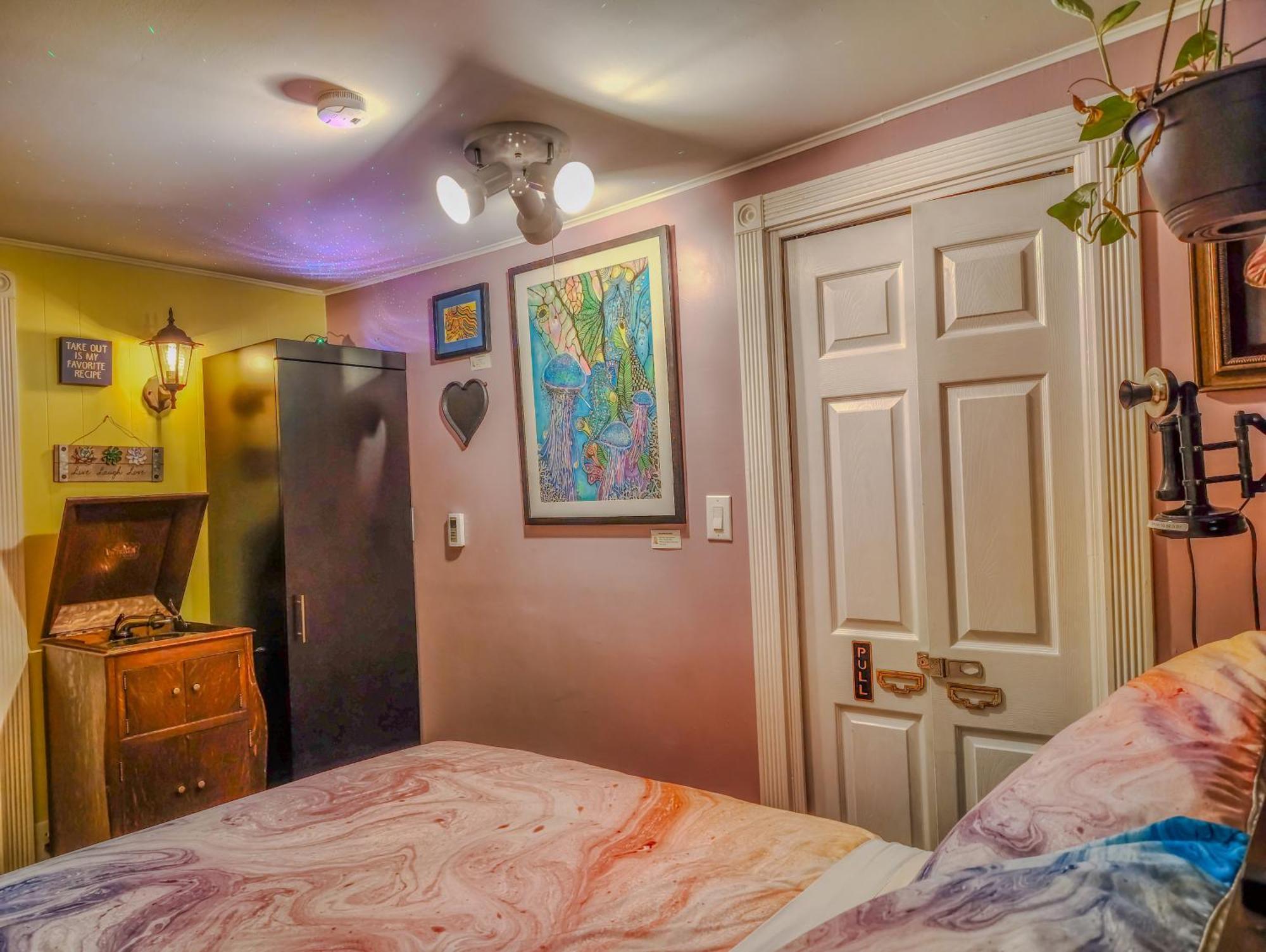 The Artist Loft - Poconos - Hot Tub Hébergement de vacances *