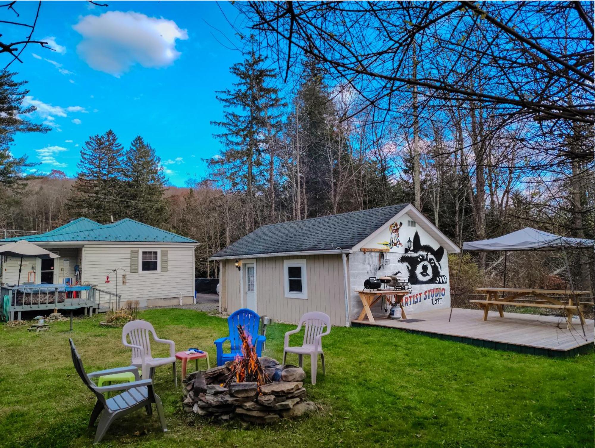 The Artist Loft - Poconos - Hot Tub