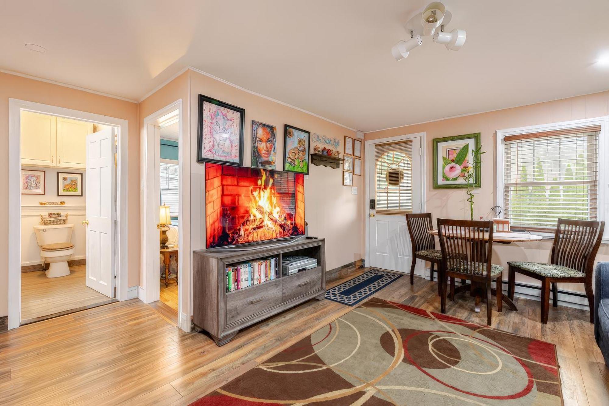 The Artist Loft - Poconos - Hot Tub *